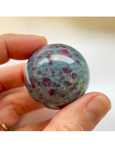 Sphère de Rubis sur Cyanite (prendre des décisions alignées à soi) À commander